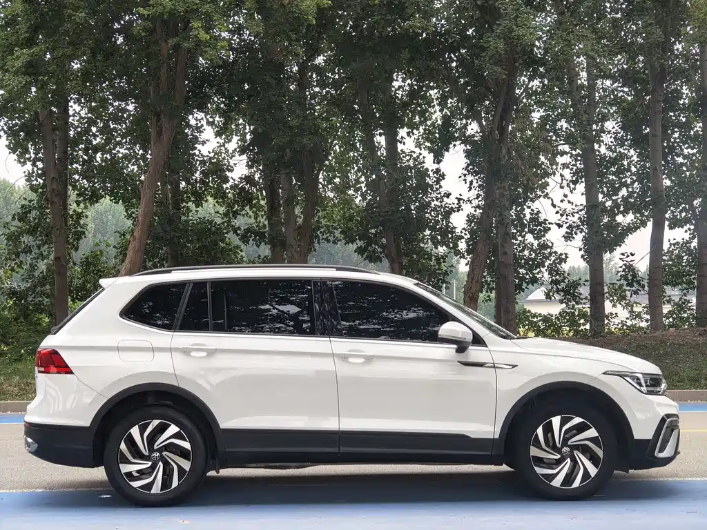 Volkswagen Tiguan L 2022 — фото 4
