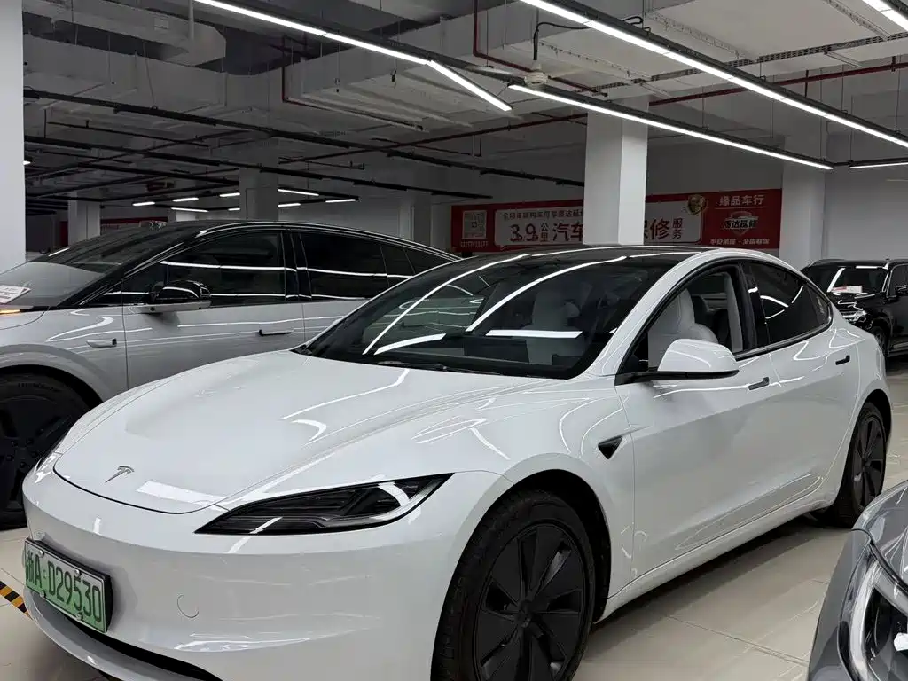 Tesla Model 3 2025 — фото 1
