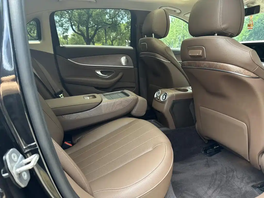 Mercedes-Benz E-Class 2020 — фото 22