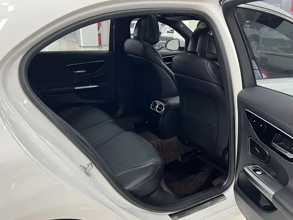 Mercedes-Benz C-Class 2022 — фото 12