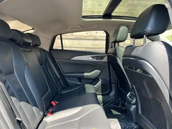 Hongqi H5 2021