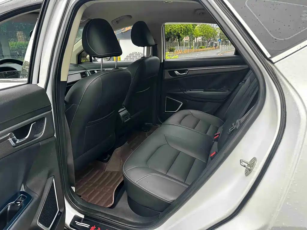 Geely Emgrand GS 2017 — фото 10