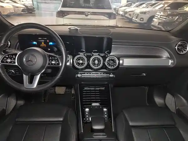 Mercedes-Benz GLB 2021