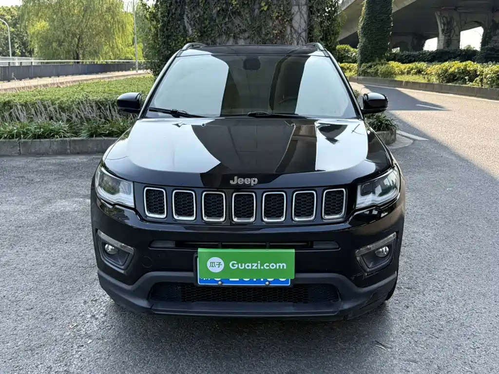 Jeep Compass 2018 — фото 23