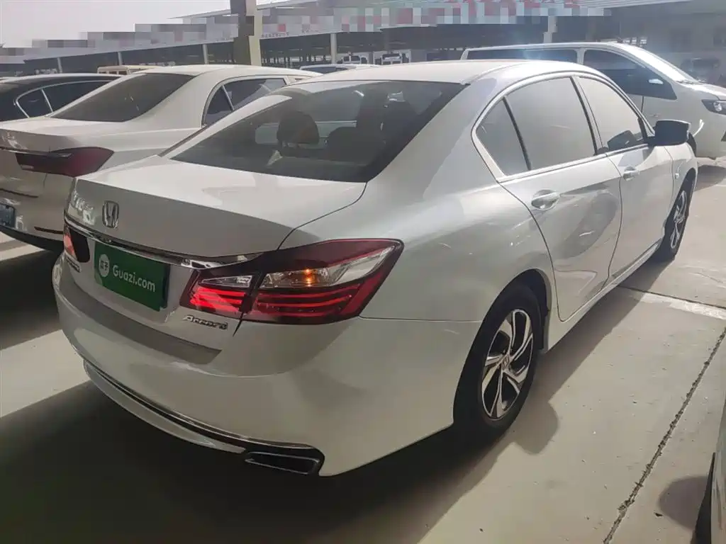 Honda Accord 2016 — фото 23