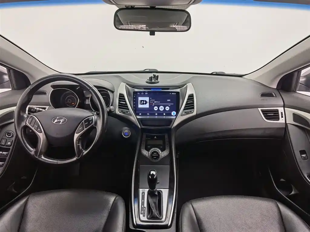 Hyundai Elantra Langdong 2013