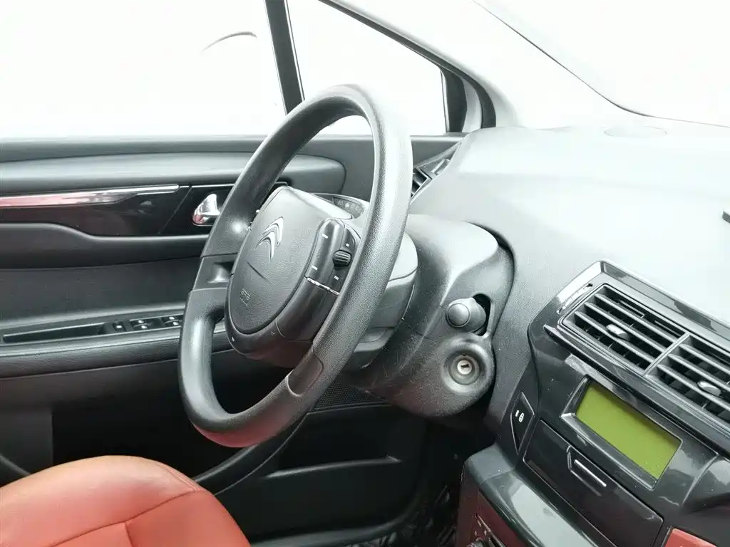 Citroen C-Quatre 2015 — фото 22
