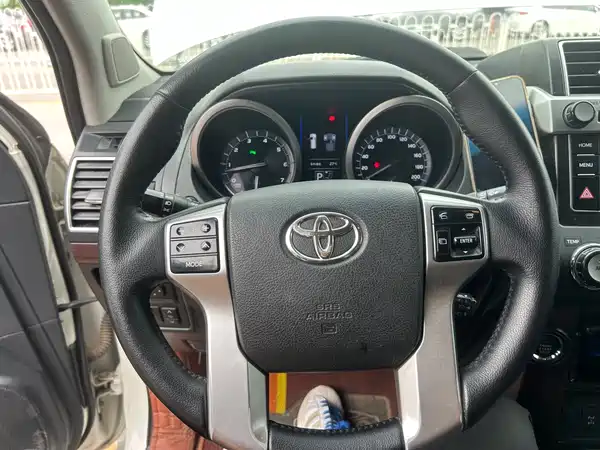 Toyota Prado 2016