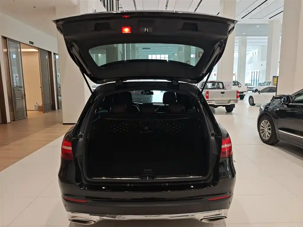 Mercedes-Benz GLC 2018 — фото 9