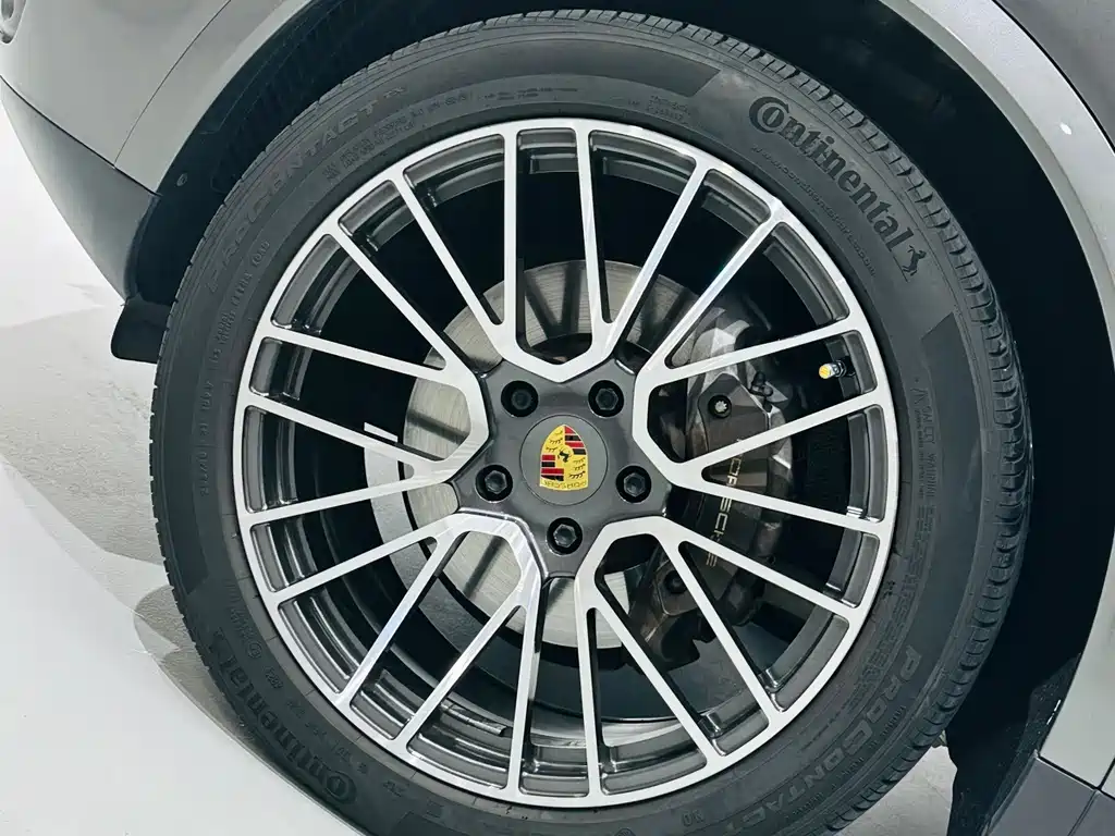 Porsche Cayenne 2021 — фото 9