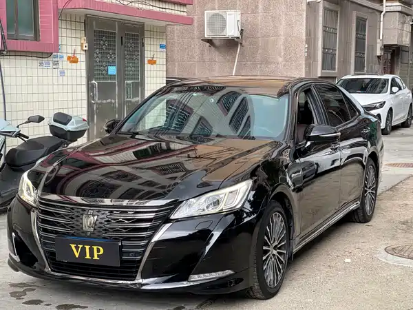 Toyota Crown 2019