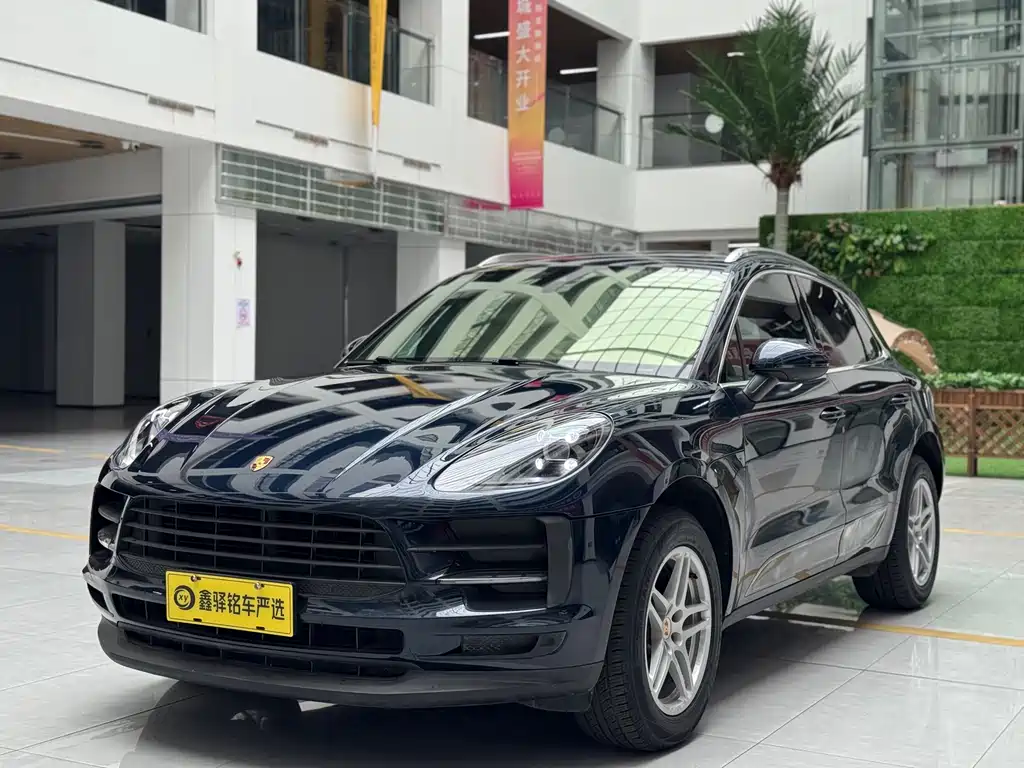 Porsche Macan 2019 — фото 1