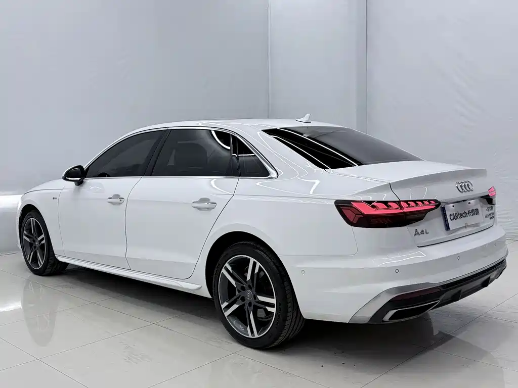 Audi A4L 2022 — фото 16