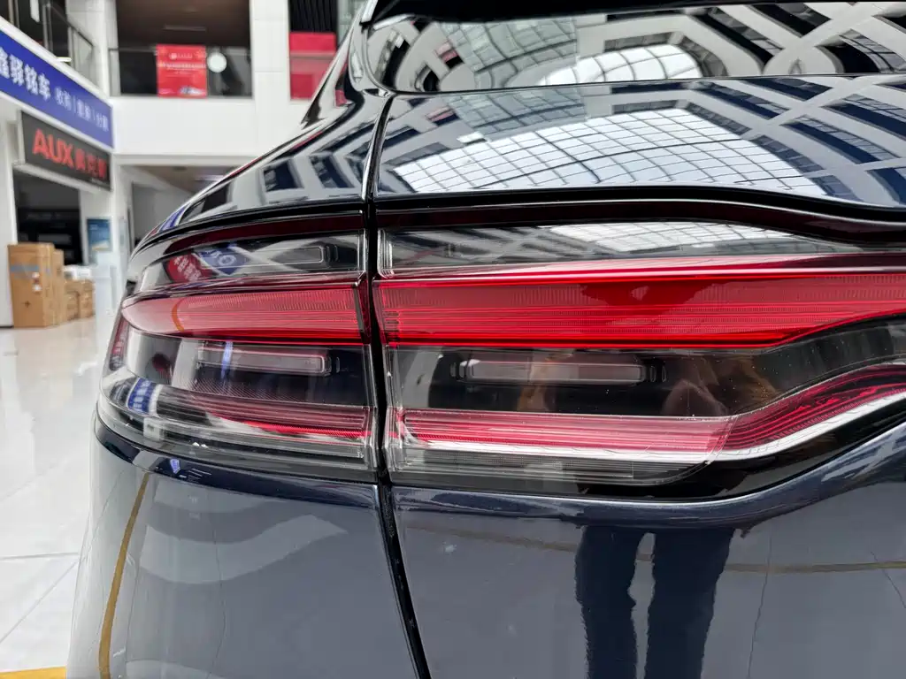 Porsche Macan 2019 — фото 22