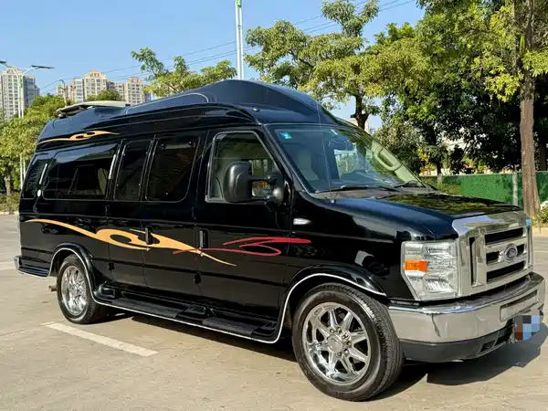 Ford E350 2011