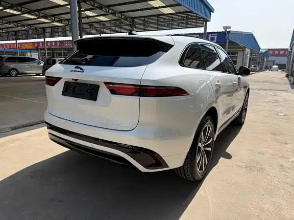 Jaguar F-PACE 2024