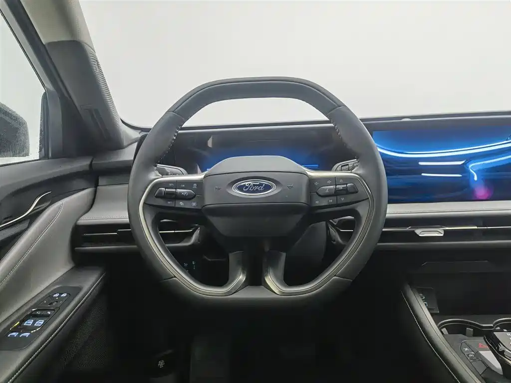 Ford Edge 2023 — фото 11