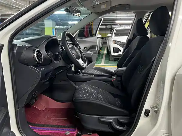 Nissan Kicks 2025