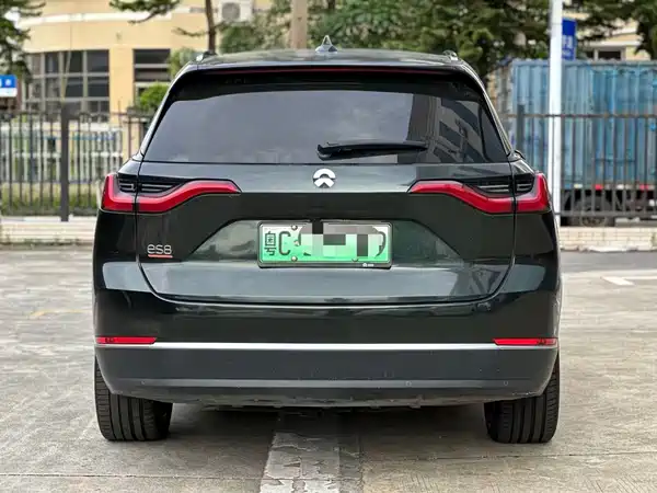 NIO ES8 2022