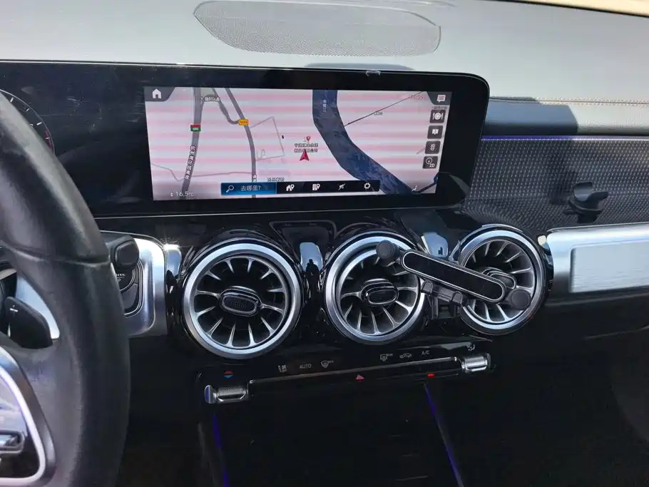 Mercedes-Benz GLB 2023 — фото 13