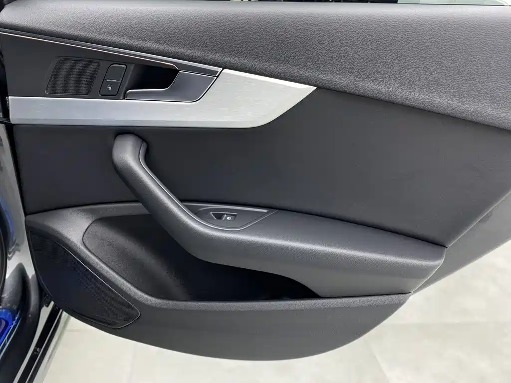 Audi A4L 2022 — фото 19