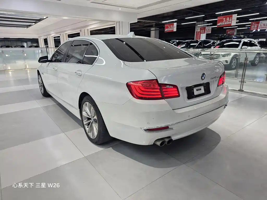 BMW 5 Series 2017 — фото 18