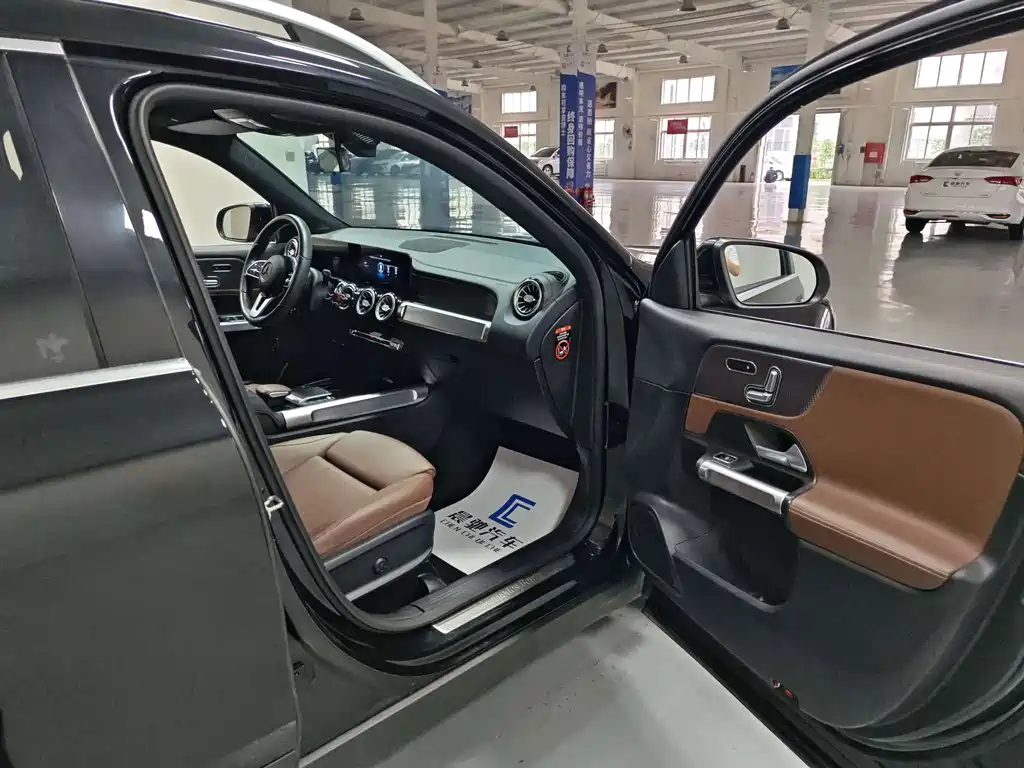 Mercedes-Benz GLB 2021 — фото 13