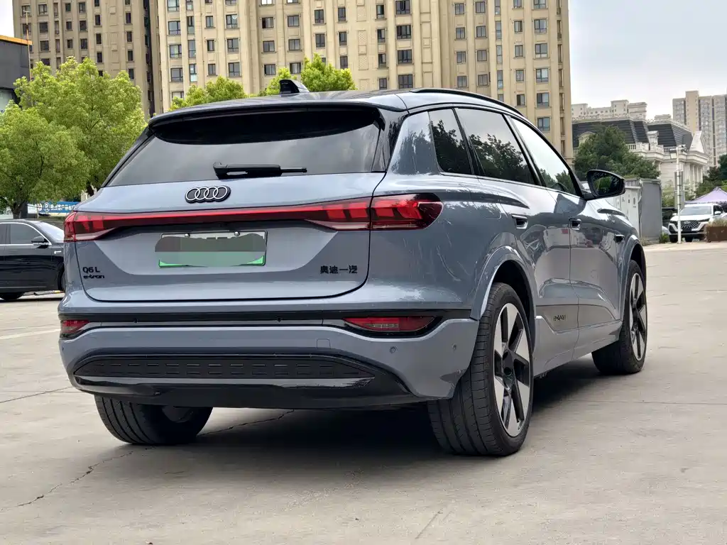 Audi Q6L E-Tron 2025 — фото 17