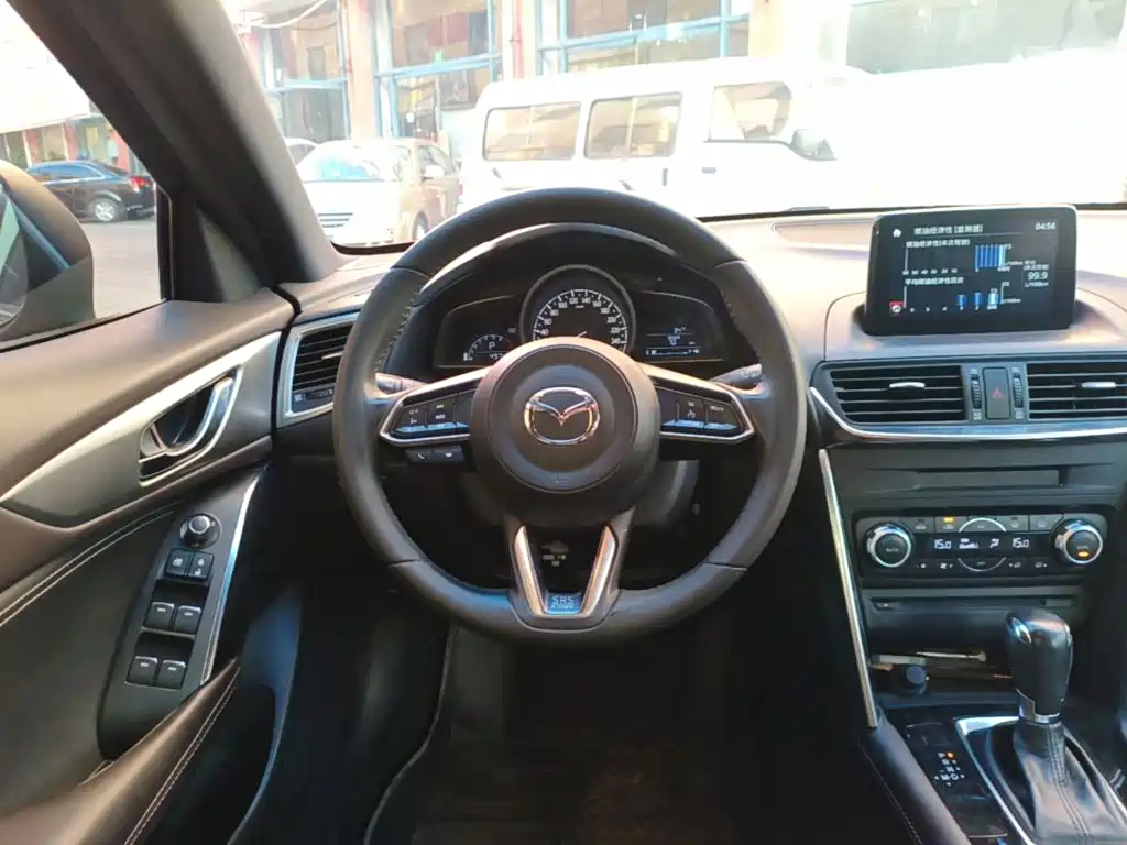 Mazda CX-4 2019 — фото 11