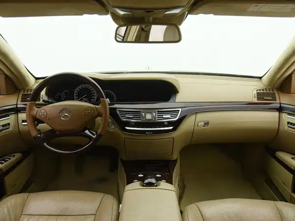 Mercedes-Benz S-Class 2010