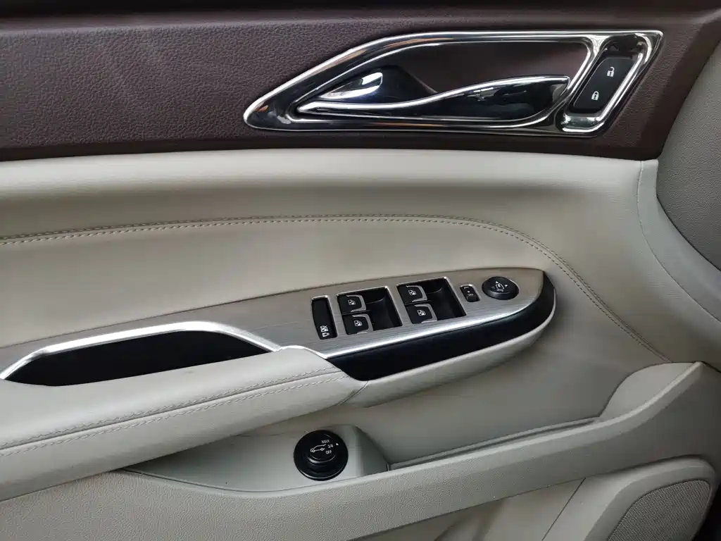 Cadillac SRX 2016 — фото 6