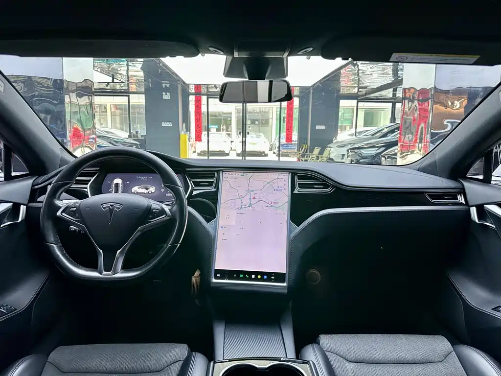 Tesla Model S 2018 — фото 15