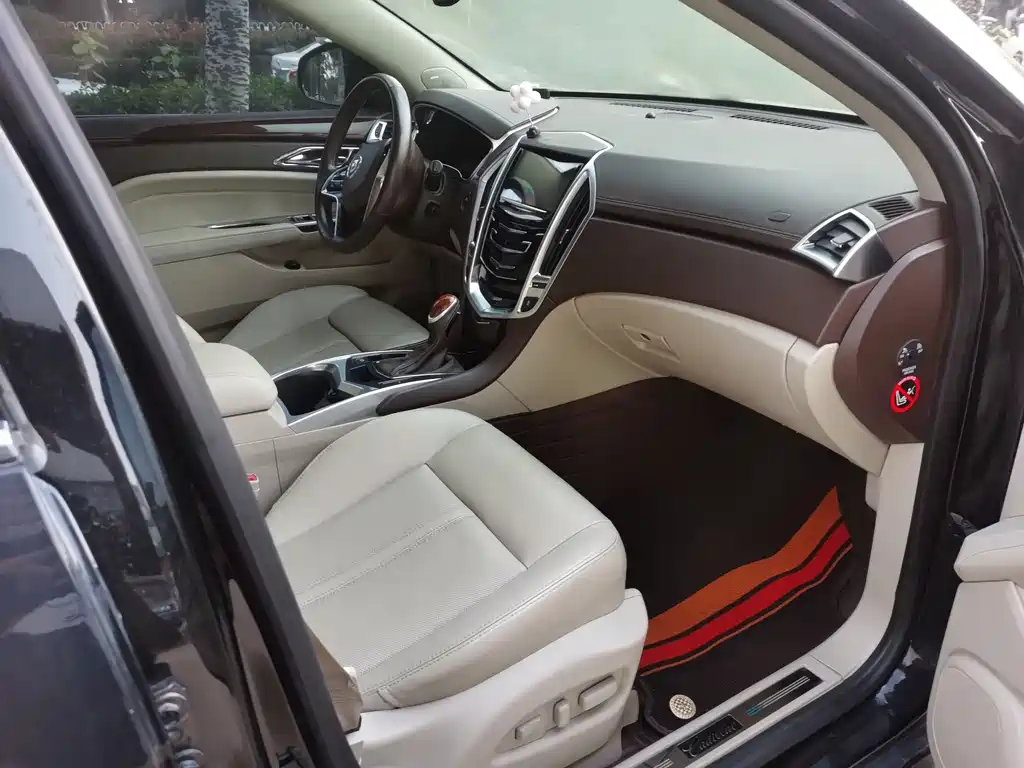 Cadillac SRX 2016 — фото 9