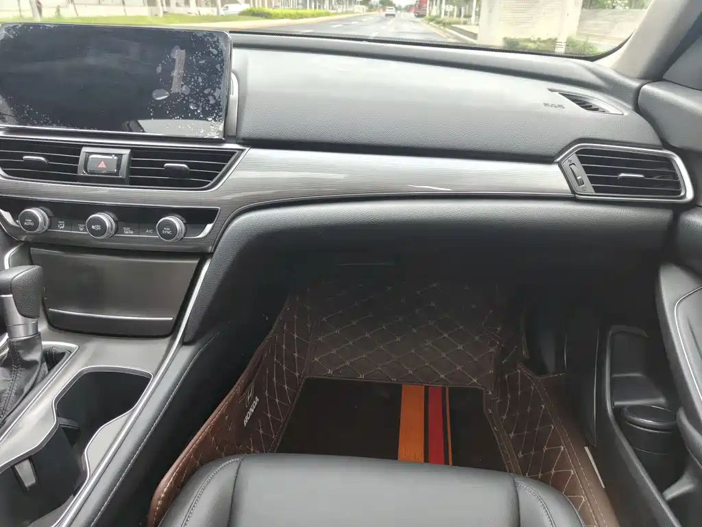 Honda Accord 2023 — фото 13
