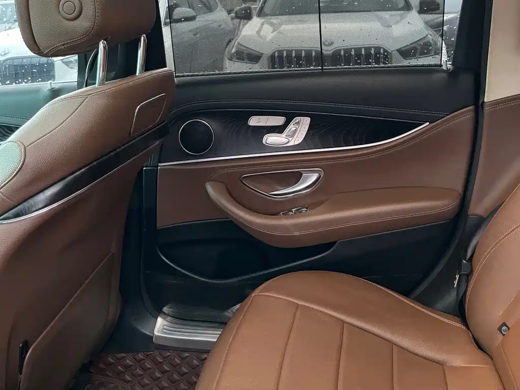 Mercedes-Benz E-Class 2019 — фото 11