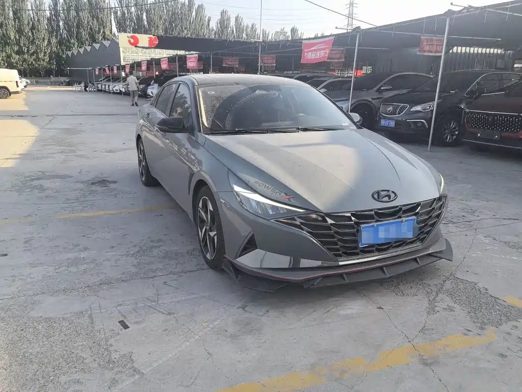 Hyundai Elantra 2022