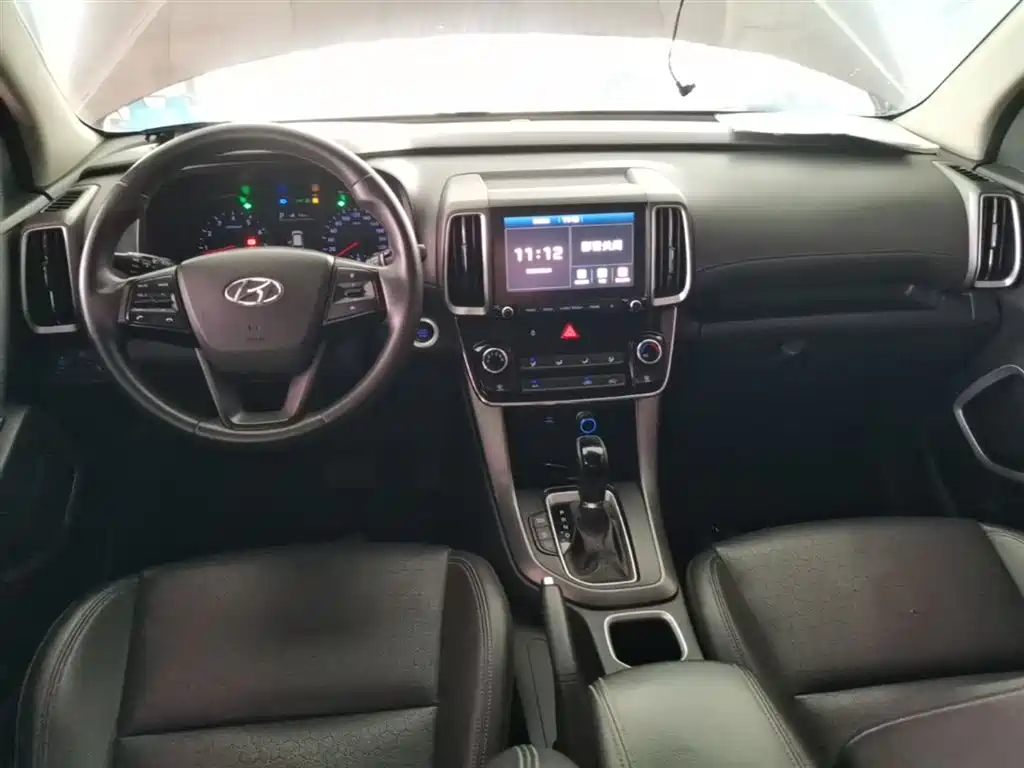 Hyundai ix35 2018 — фото 10