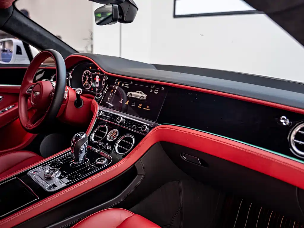 Bentley Continental 2021 — фото 11