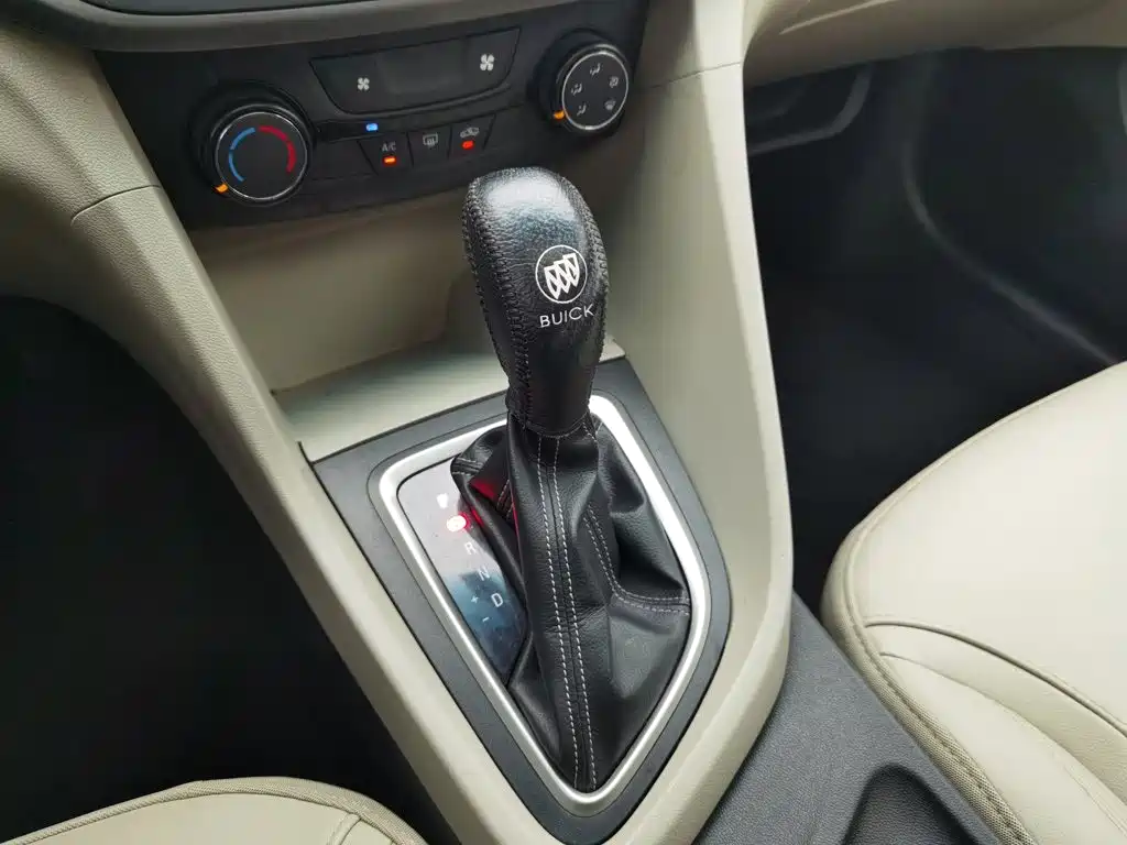 Buick Excelle GT 2017 — фото 13