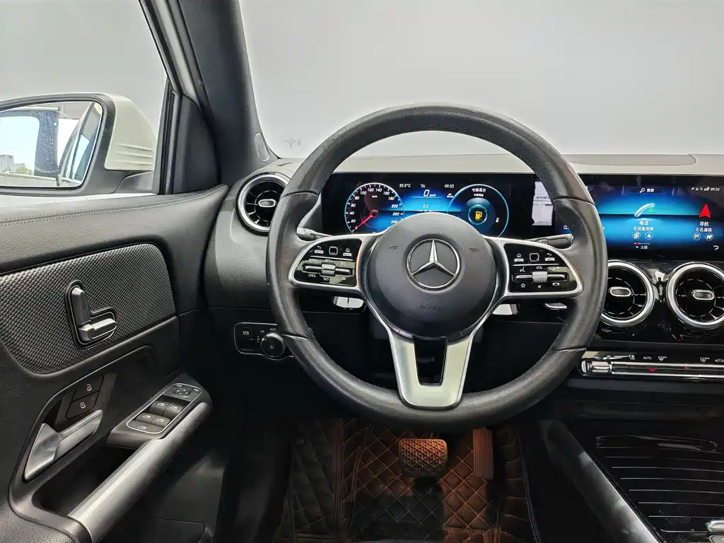 Mercedes-Benz GLA 2023 — фото 9