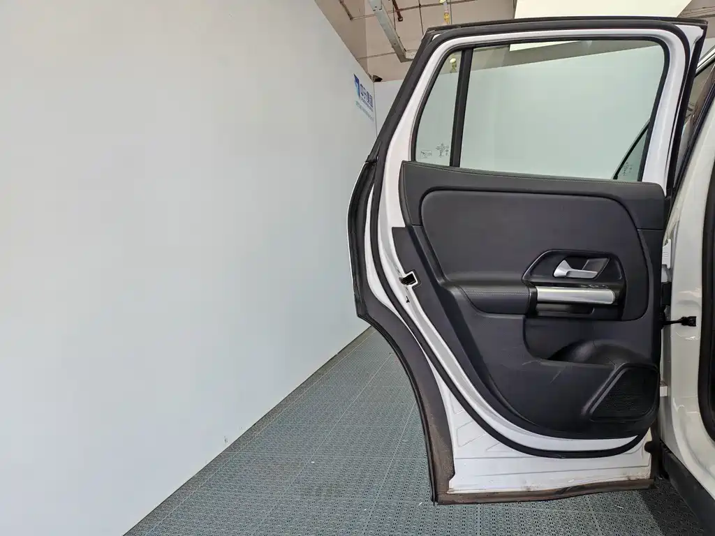 Mercedes-Benz GLA 2023 — фото 14