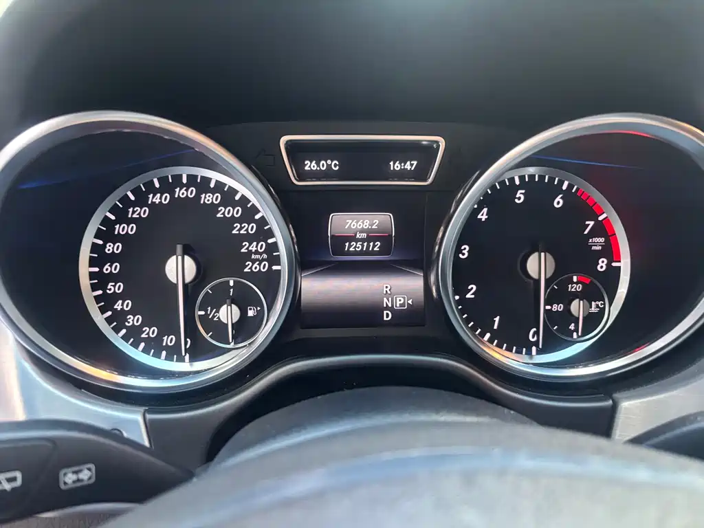 Mercedes-Benz M-Class 2015 — фото 11