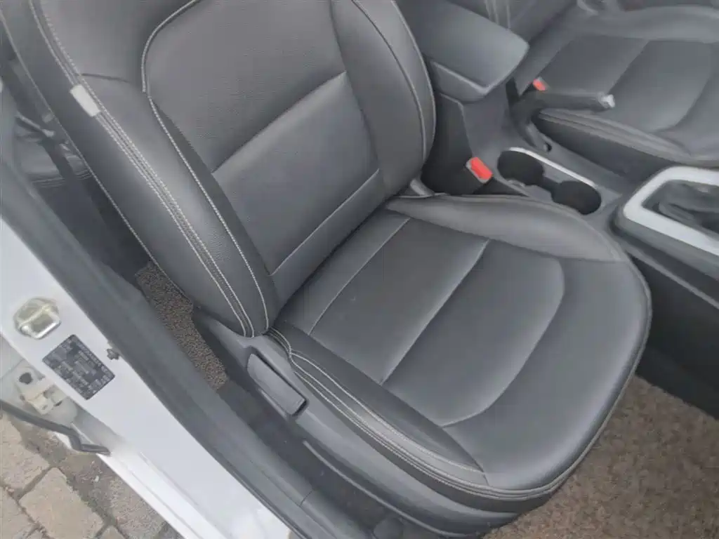 Hyundai Elantra 2016 — фото 25