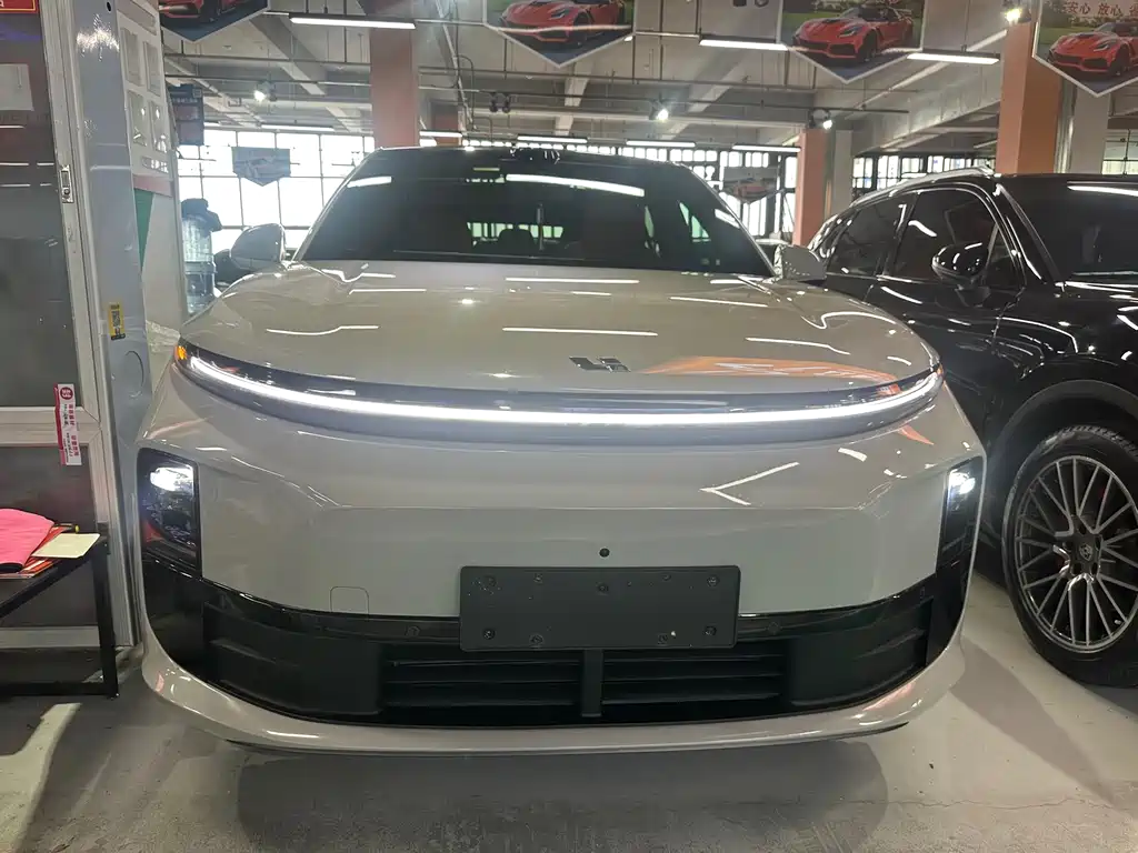 Li Auto Li L6 2025