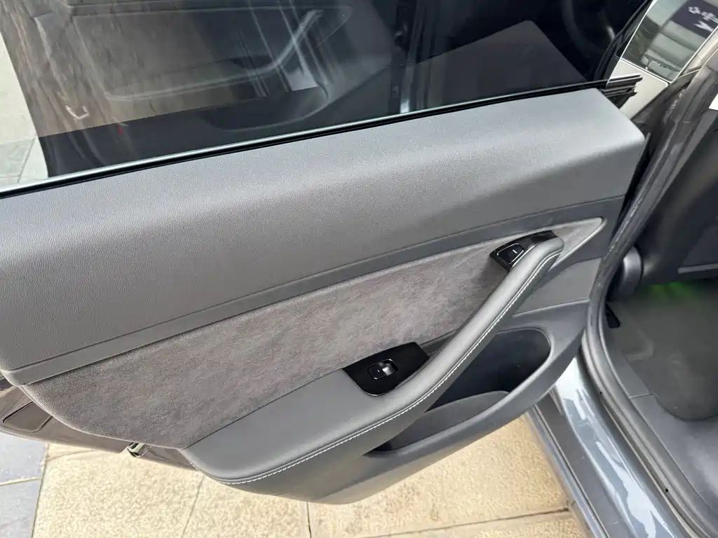 Tesla Model 3 2021 — фото 13
