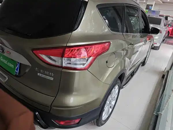Ford Kuga 2015