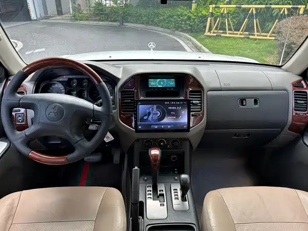 Mitsubishi Pajero 2006