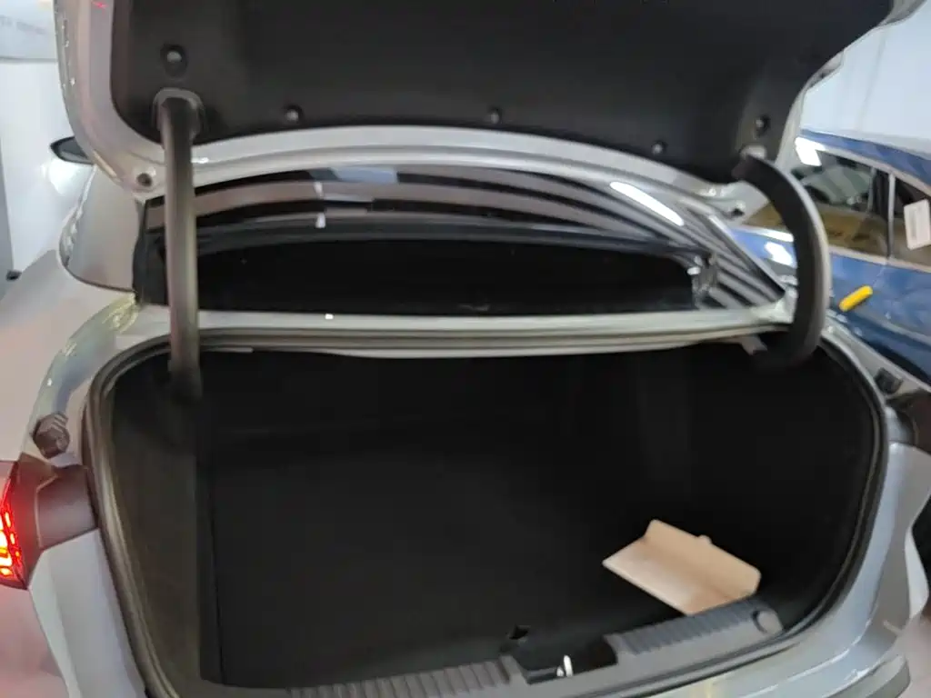 Geely Galaxy L6 2023 — фото 19