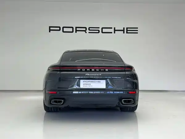 Porsche Panamera 2025