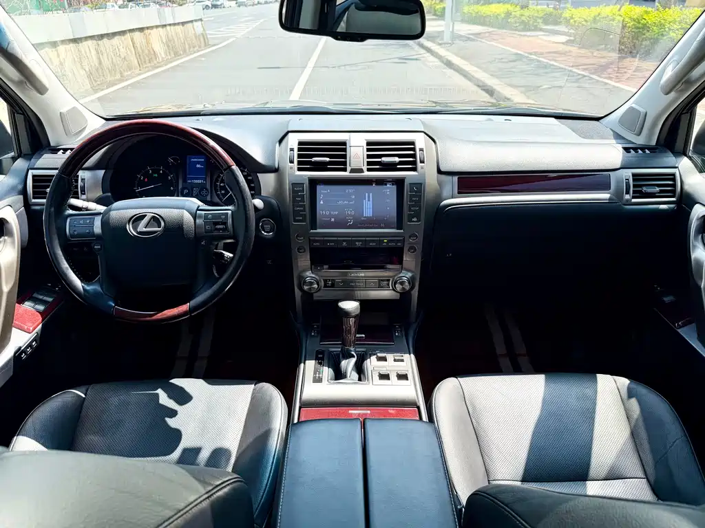 Lexus GX 2019 — фото 26